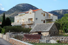  Apartments with a parking space Bol, Brac - 2900  Бол